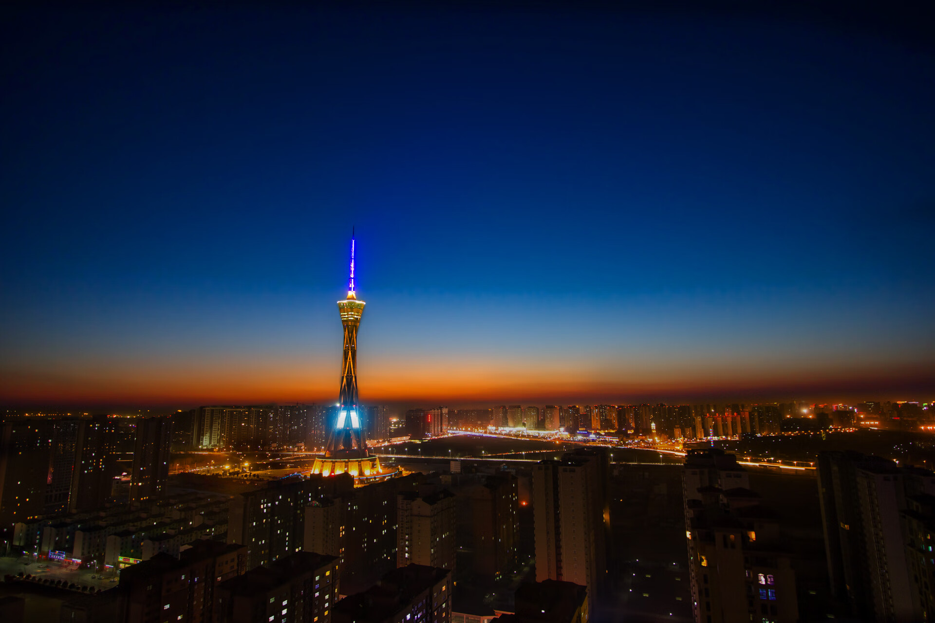 阿斯顿维拉客场0-1惜败狼队,防守端表现稳健,阿斯顿维拉球队阵容