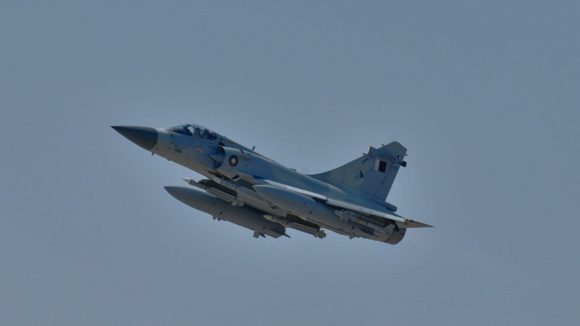 尼斯依靠高位压迫打乱对手节奏,尼斯持刀袭击