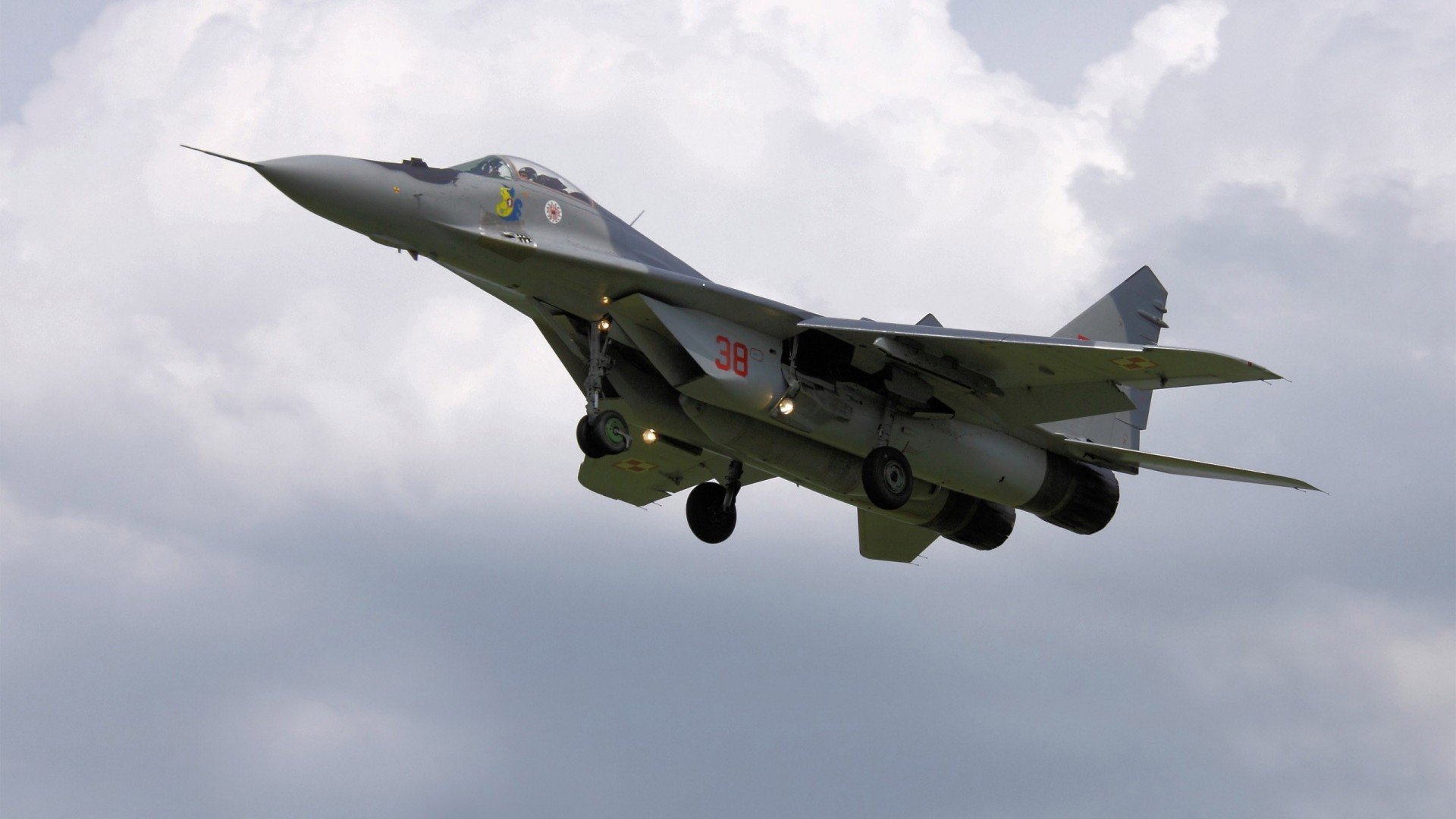 吉尔吉斯斯坦男篮在亚洲预赛中拼搏，追逐突破